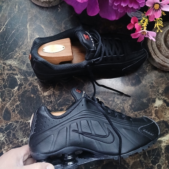 Nike Shox R4 Athletic/Lifestyle Streetwear Shoes Size 7 for Women - Picture 3 of 11